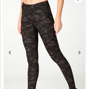 Fabletics high-waisted printed powerhold 7/8